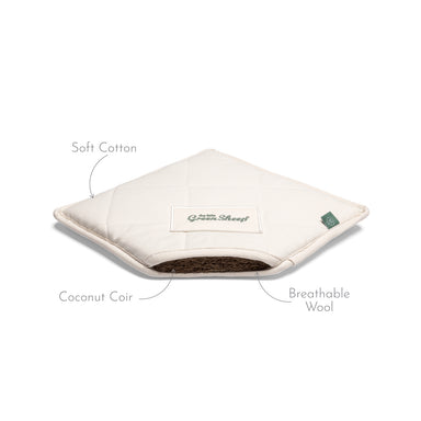 The Little Green Sheep Organic Quilted Moses Basket Set inc Natural mattress - New Edition  - Hola BB