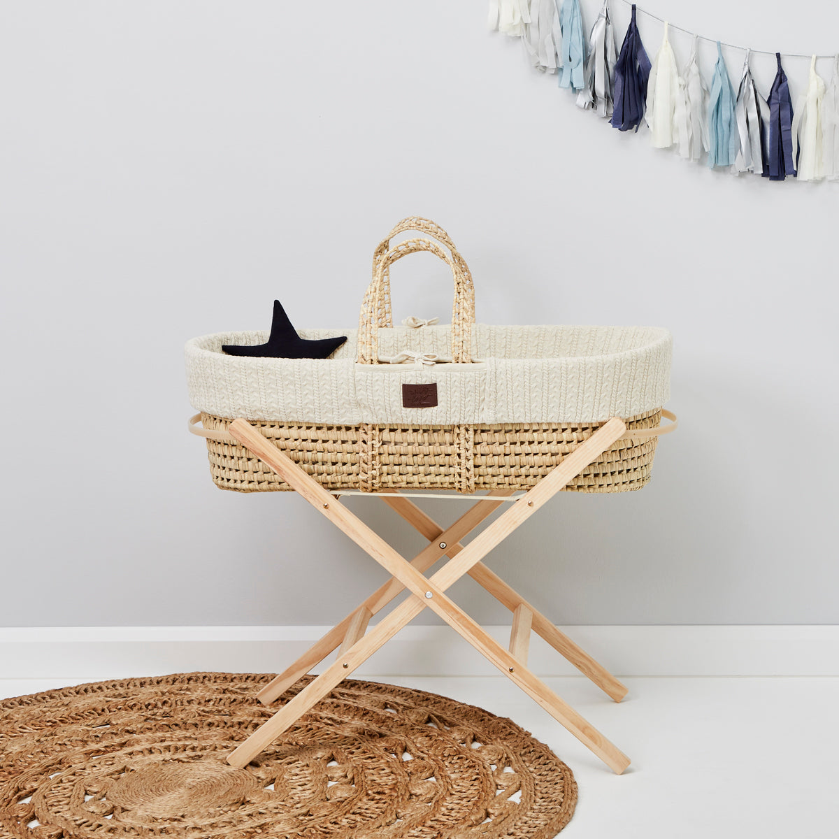 The Little Green Sheep Organic Knitted Moses Basket Set inc Natural mattress - New Edition Knitted Linen - Hola BB