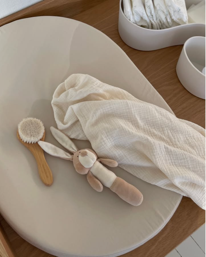 Овальная пеленальная подушка - каменный