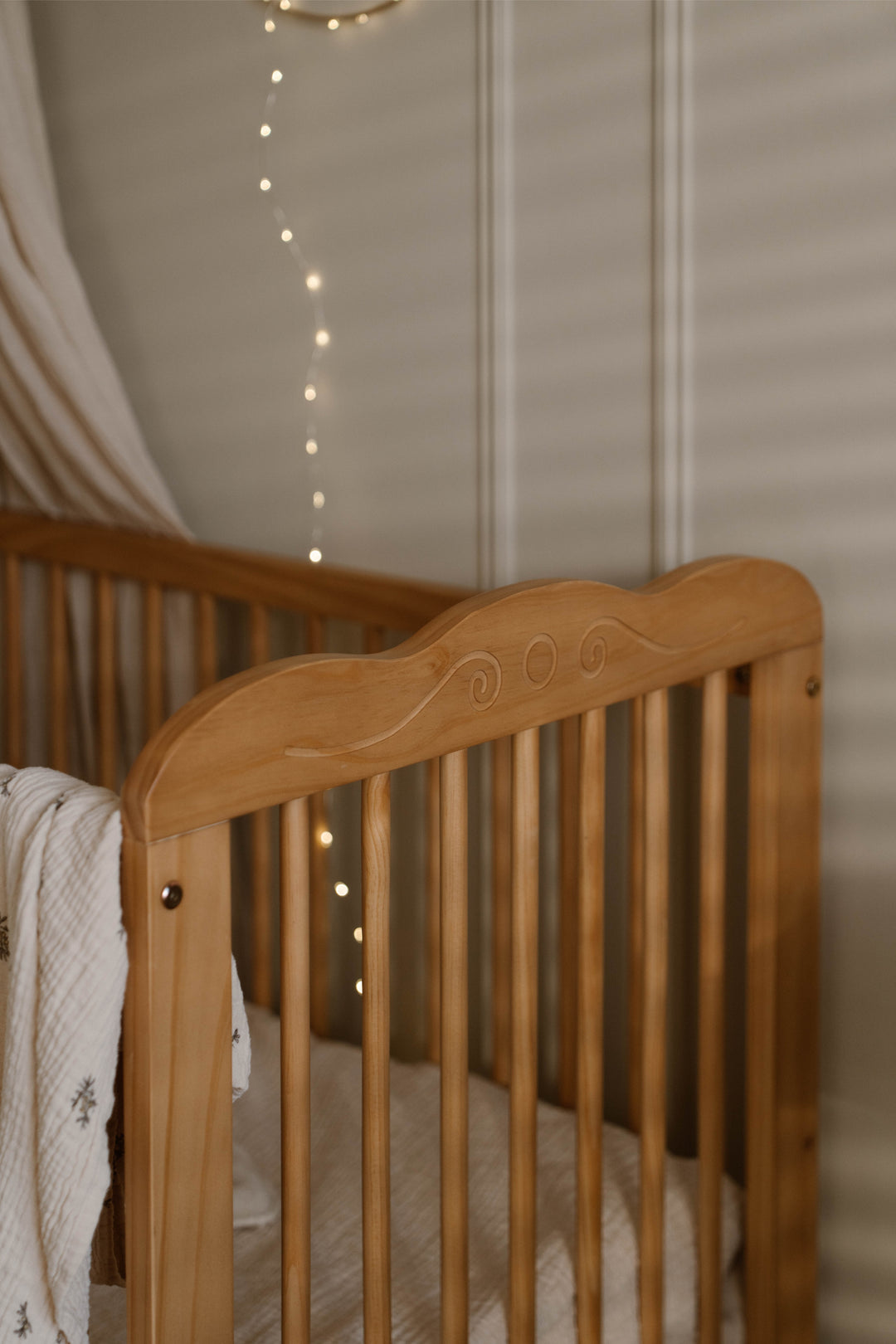 frannie_Rose_Vintage_Cot details