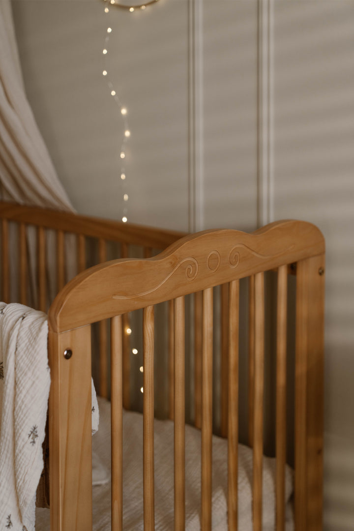 frannie_Rose_Vintage_Cot details