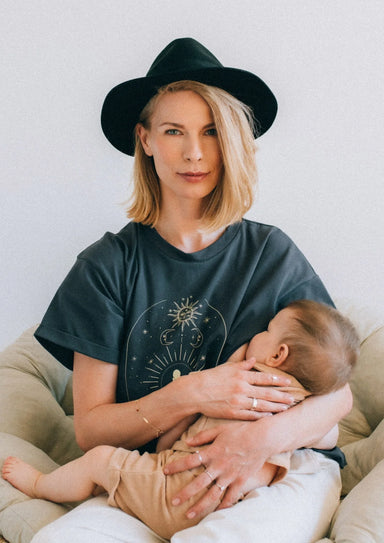 Miracle Makers Miracle Makers - Breastfeeding T-shirt - Motherhood Magic Grey  - Hola BB